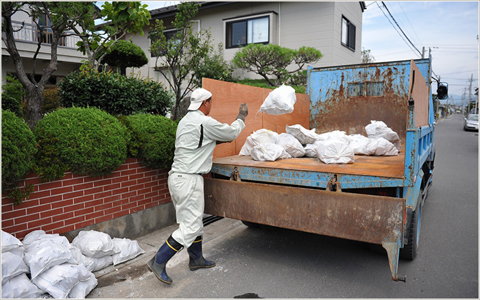 JENによる宮城県石巻市のがれき撤去事業 ©JPF