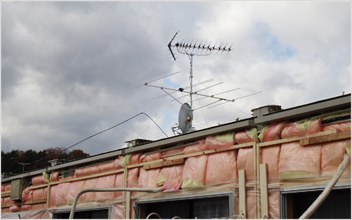 BHNによる、臨時災害放送を聞きにくい地域の改善事業 ©JPF